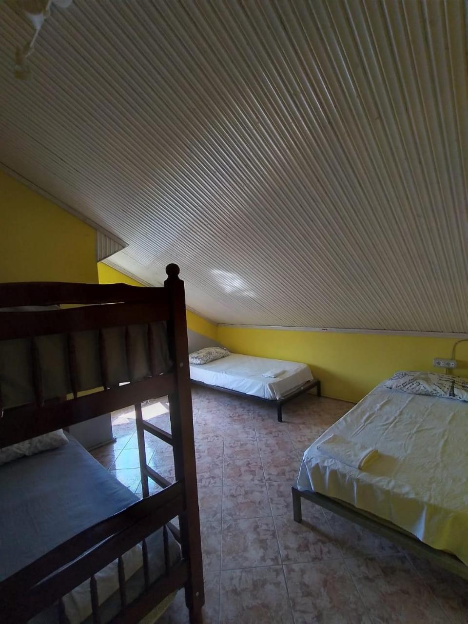 Our Way Guest House & Hostel Shkodër Стая снимка