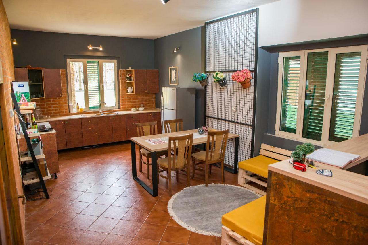 Our Way Guest House & Hostel Shkodër Екстериор снимка