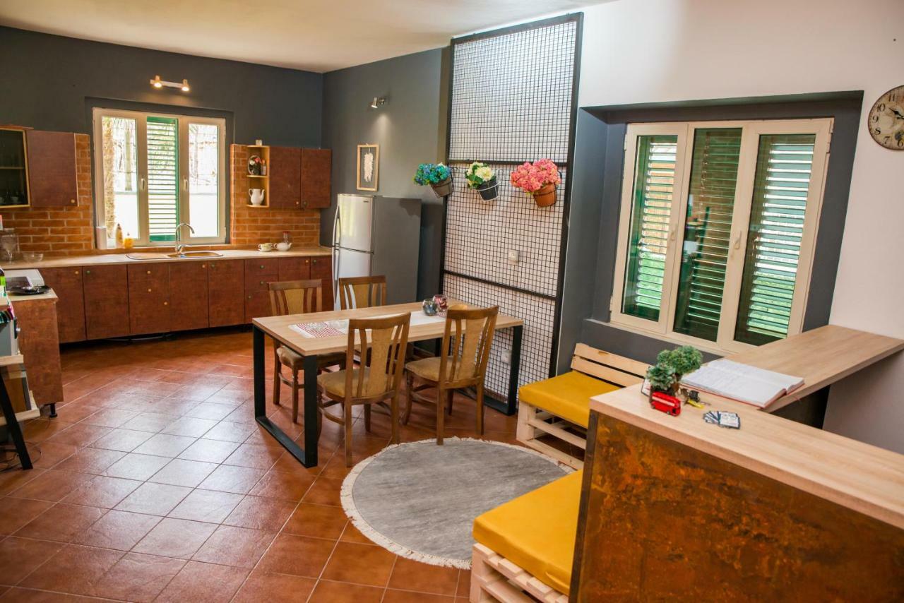 Our Way Guest House & Hostel Shkodër Екстериор снимка