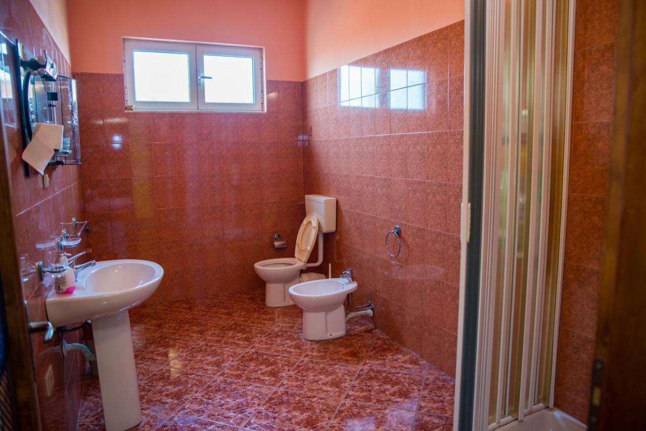 Our Way Guest House & Hostel Shkodër Екстериор снимка